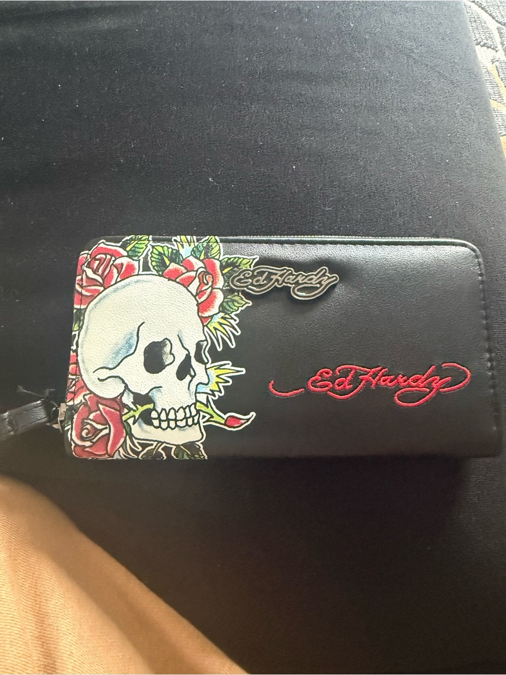 Ed Hardy Black Skull & Roses Zip Wallet